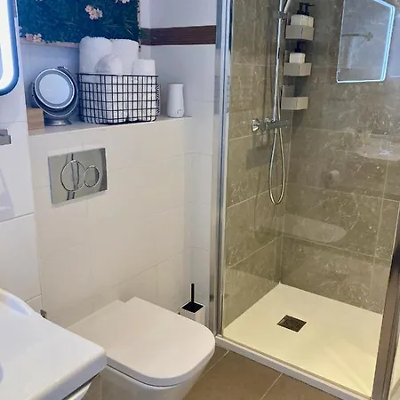 Cannes City B&B 3* Канны