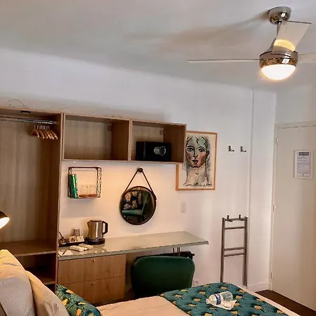 ベッド・アンド・ブレックファスト Cannes City B&B 3*
