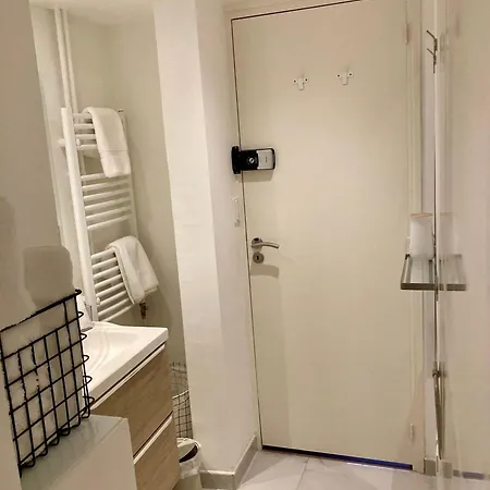 Cannes City B&B Канны