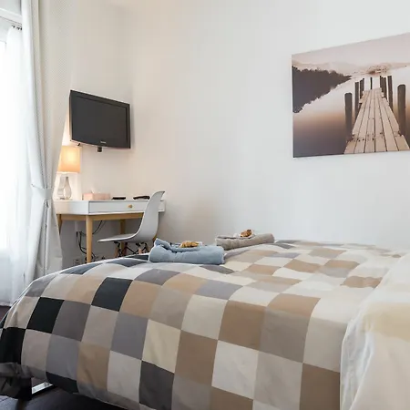 Cannes City B&B 3* Канны